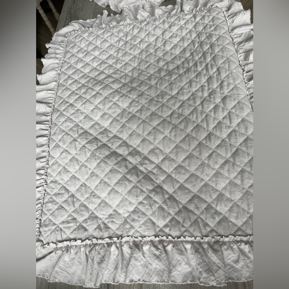Diamond Ruffle Embroidered Shabby Chic 3 pc Queen Quilt Set - Picture 6 of 11